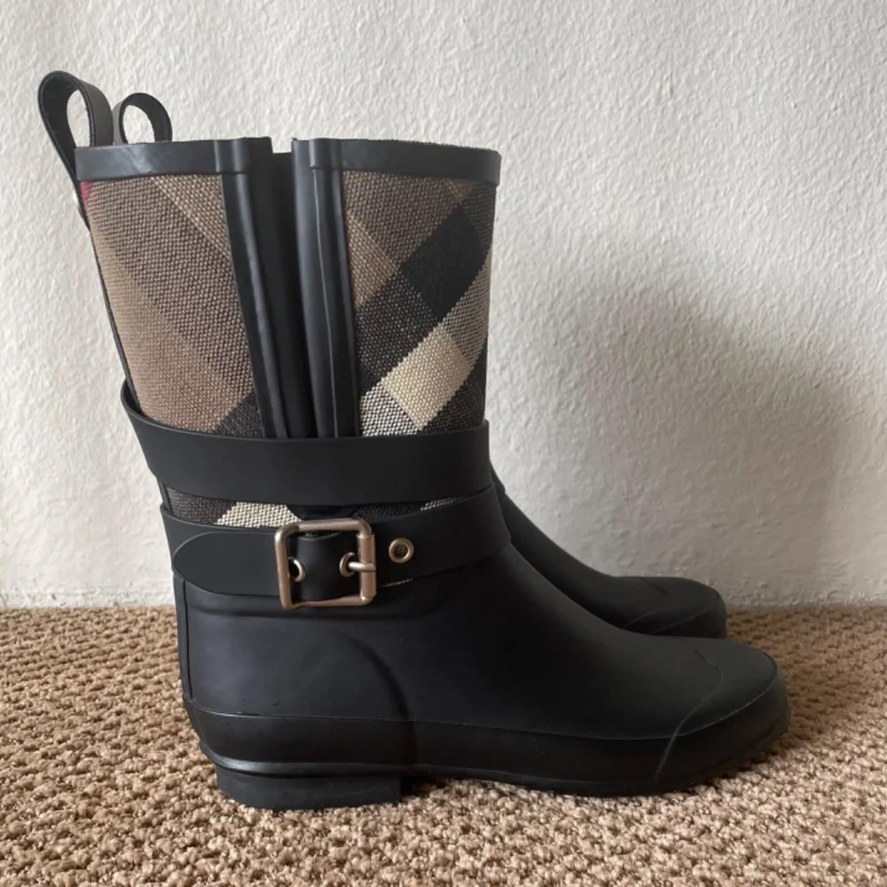 Burberry Mid-calf Boots Sz. 37 + FREE  Rubber Cleaning Set